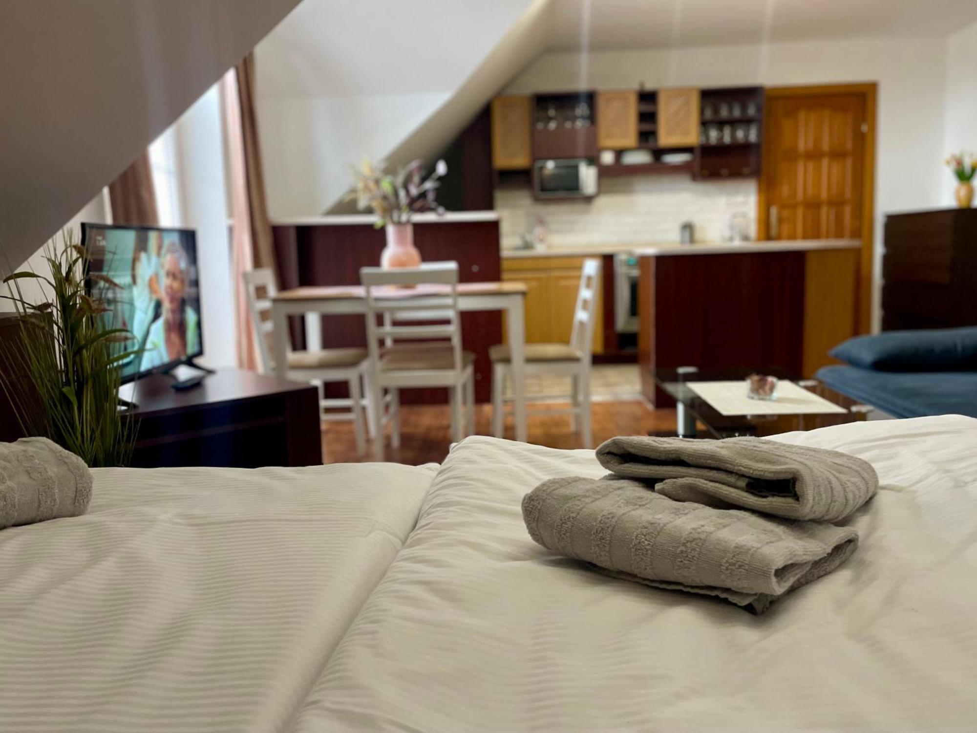 Hotel Aldo Unicov ภายนอก รูปภาพ