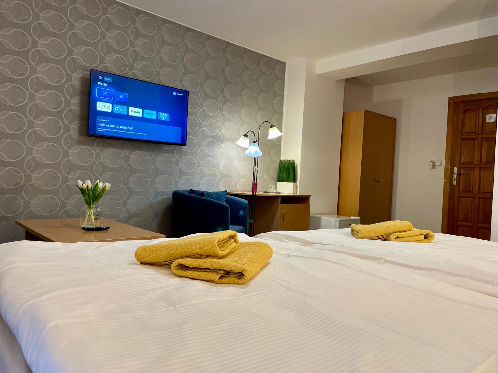 Hotel Aldo Unicov ภายนอก รูปภาพ