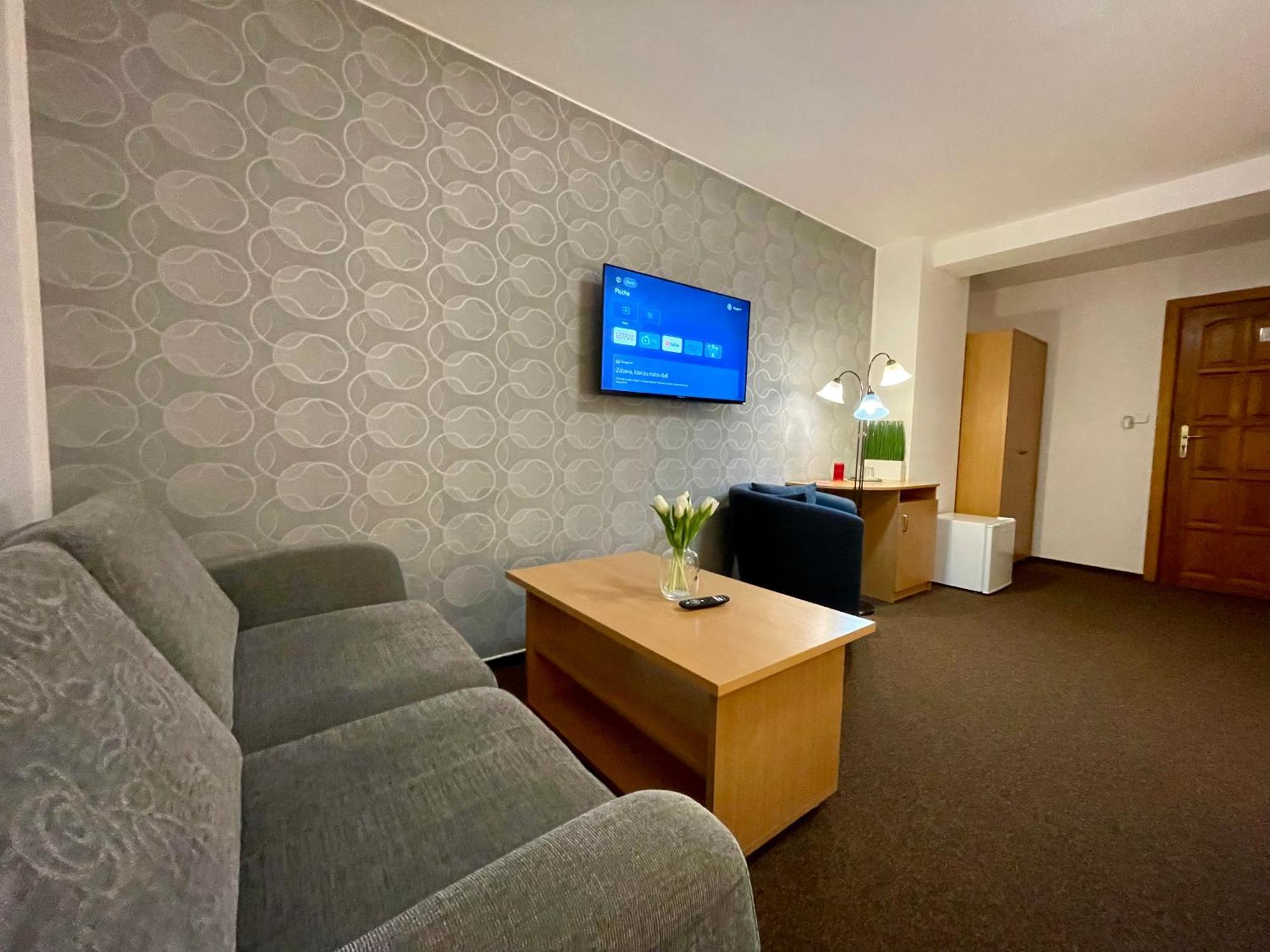 Hotel Aldo Unicov ภายนอก รูปภาพ