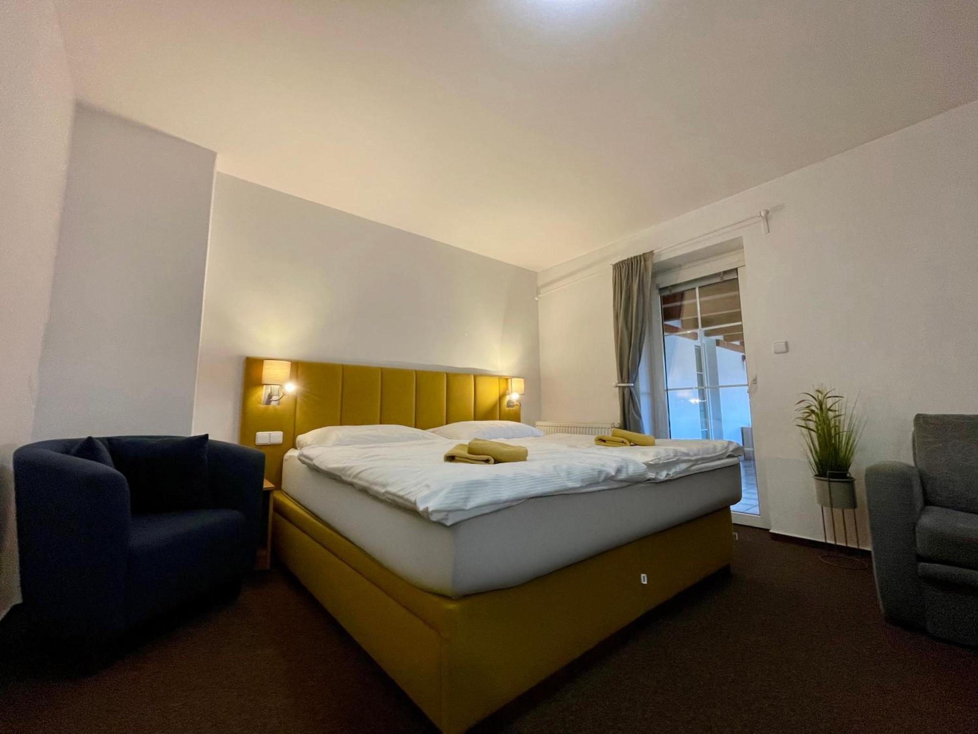 Hotel Aldo Unicov ภายนอก รูปภาพ